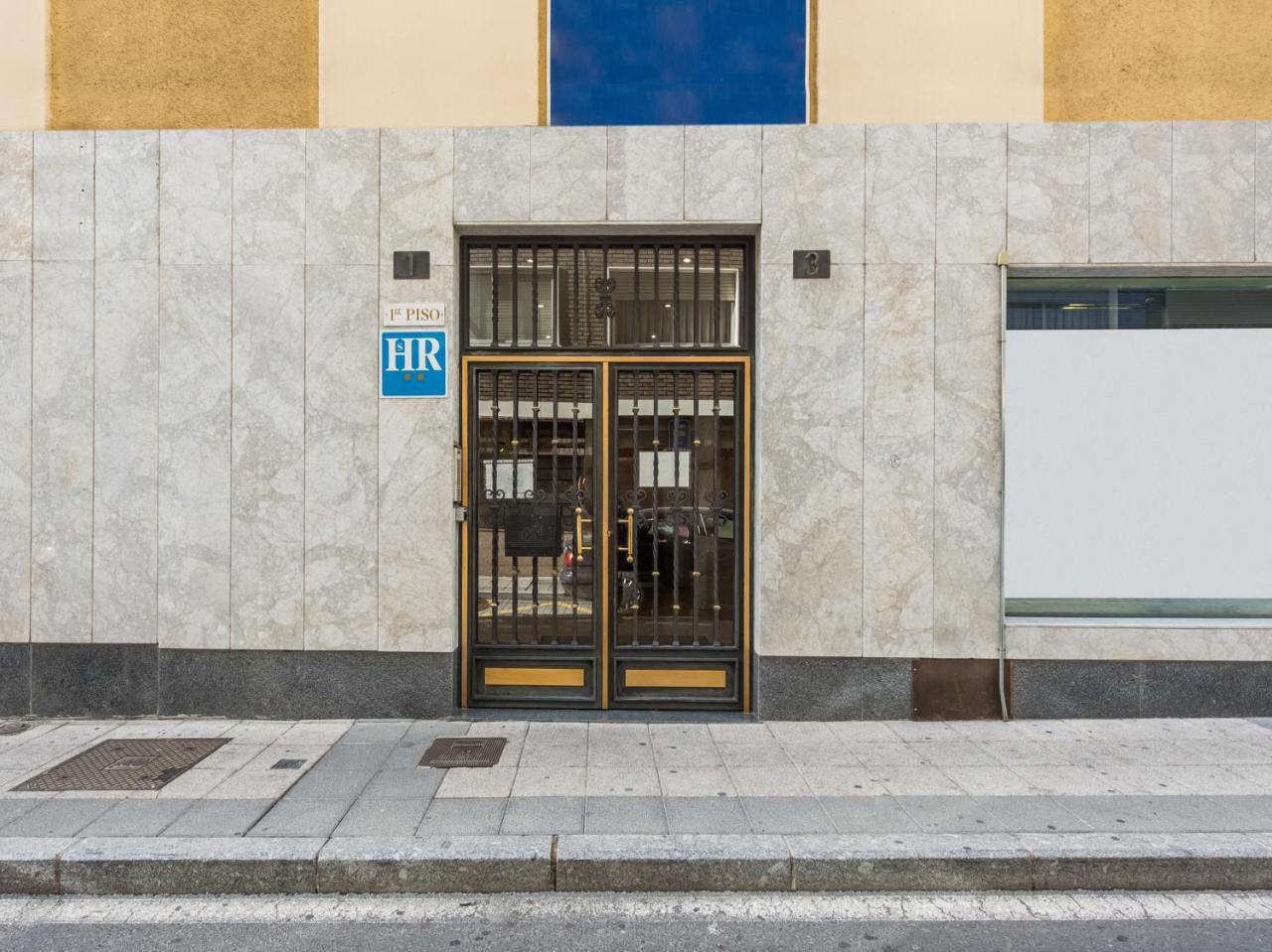 Hostal Uria Salamanca Buitenkant foto