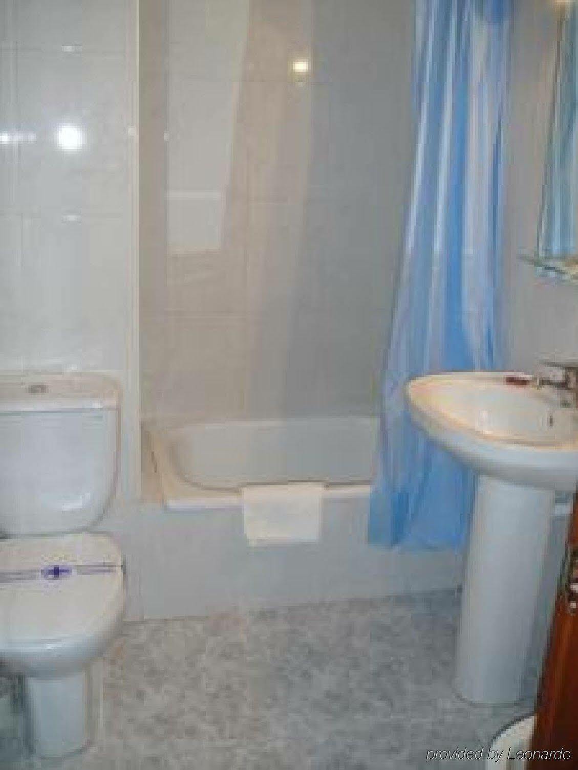 Hostal Uria Salamanca Buitenkant foto
